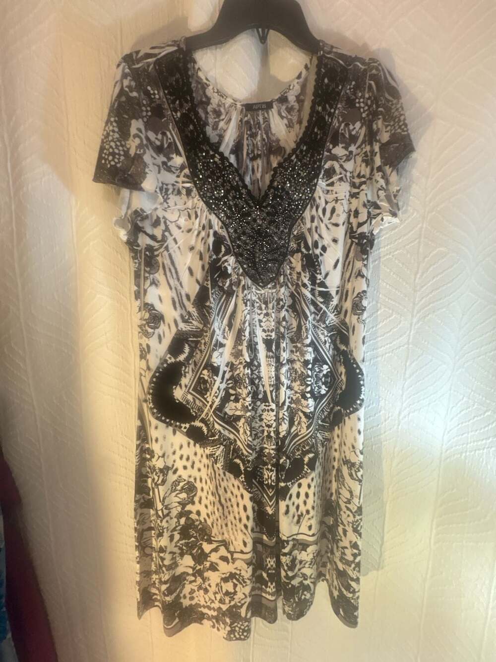 Apt. 9 Black and White V-Neck Studded Geometric Print Short Sleeve Dress